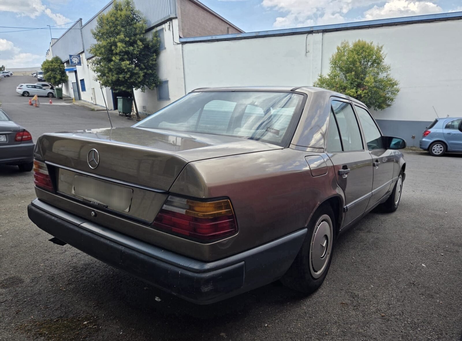 MERCEDES-BENZ 300D 3.0D 